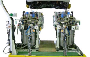 リアサスペンションメンバー締付機_image